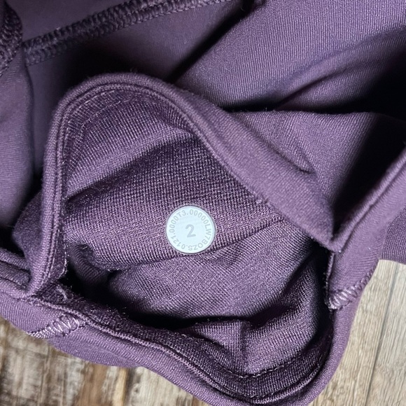 Lululemon Nulu Fold High-Rise Yoga Short 8" Grape Thistle Size 2 - Picture 6 of 6